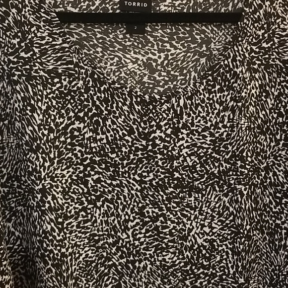 Torrid blouse - Picture 2 of 4